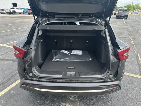 New 2025 Chevrolet Trax ACTIV w/ Sunroof Package image 34