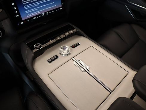 New 2025 Lincoln Navigator Reserve w/ Jet Appearance Package image 8