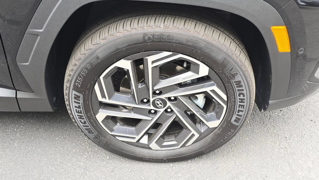 Used 2026 Hyundai Tucson Limited AWD/4WD image 9