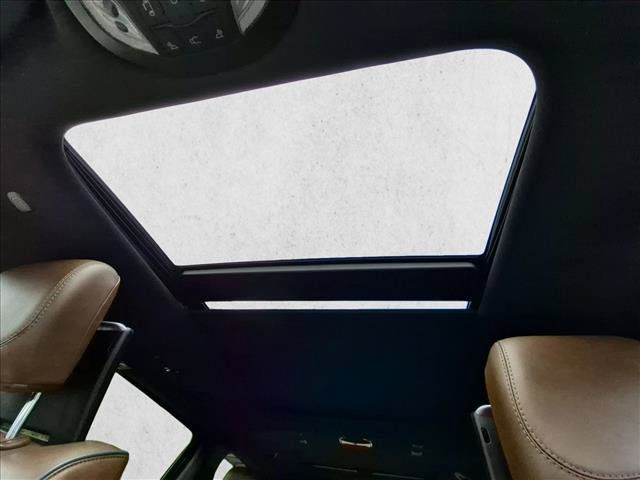 Used 2021 Chrysler Pacifica Limited w/ Uconnect Theater Family Group FWD image 13