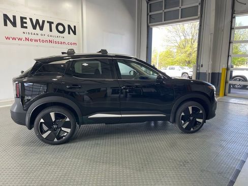 New 2026 Nissan Kicks SR w/ Cold Weather Package FWD image 8