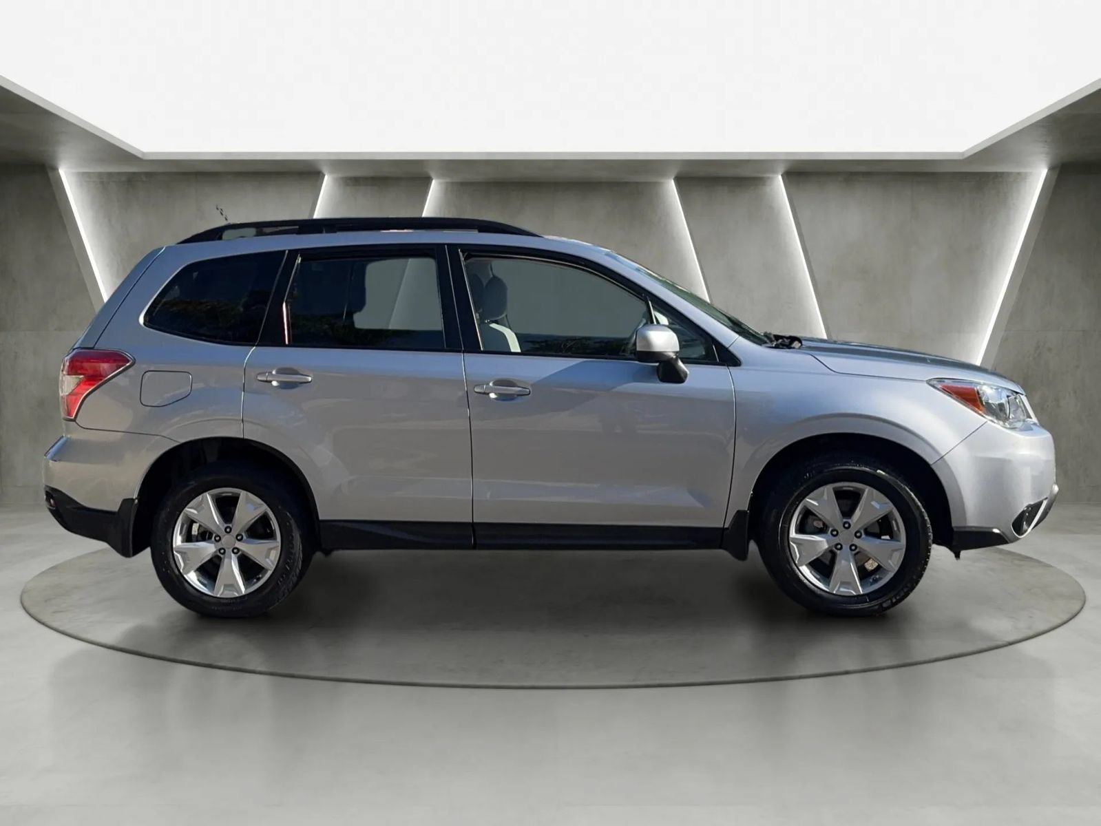 Used 2015 Subaru Forester 2.5i Premium w/ All-Weather Package AWD/4WD image 3