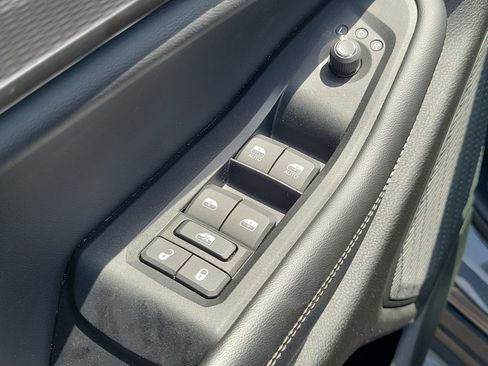 Used 2023 Jeep Grand Cherokee L Laredo w/ Luxury Tech Group I RWD image 16