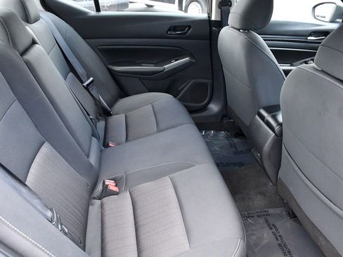 Used 2025 Nissan Altima 2.5 SV image 13