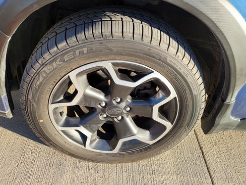 Used 2015 Subaru Crosstrek 2.0i Premium image 2