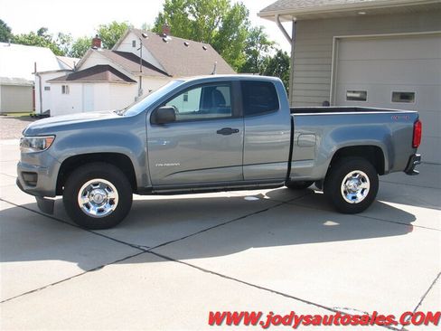 Used 2018 Chevrolet Colorado W/T w/ WT Convenience Package AWD/4WD image 26