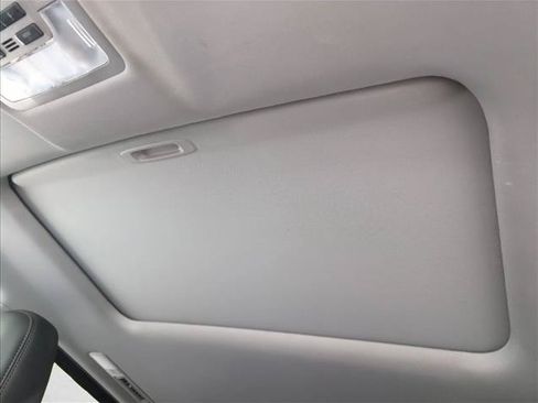 Used 2015 Toyota Highlander Limited FWD image 16