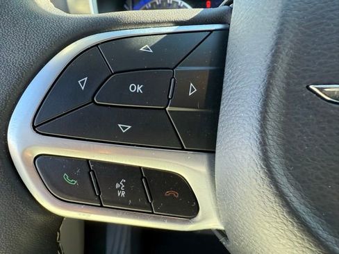 Certified 2024 Chrysler Pacifica Touring-L FWD image 16