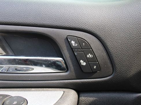 Used 2009 GMC Yukon SLT AWD/4WD image 25