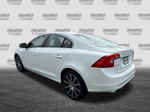 Used 2018 Volvo S60 T5 Inscription image 11