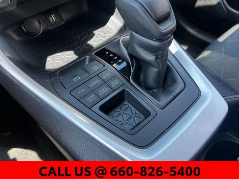 Used 2025 Toyota RAV4 XLE AWD/4WD image 16
