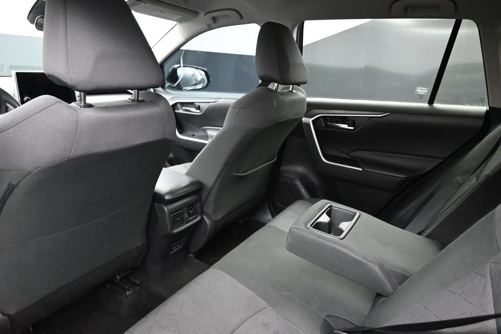 Used 2024 Toyota RAV4 XLE FWD image 17