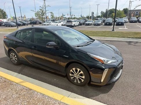 Used 2019 Toyota Prius LE AWD/4WD image 11