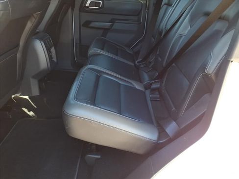 Used 2025 Ford Bronco Outer Banks image 11