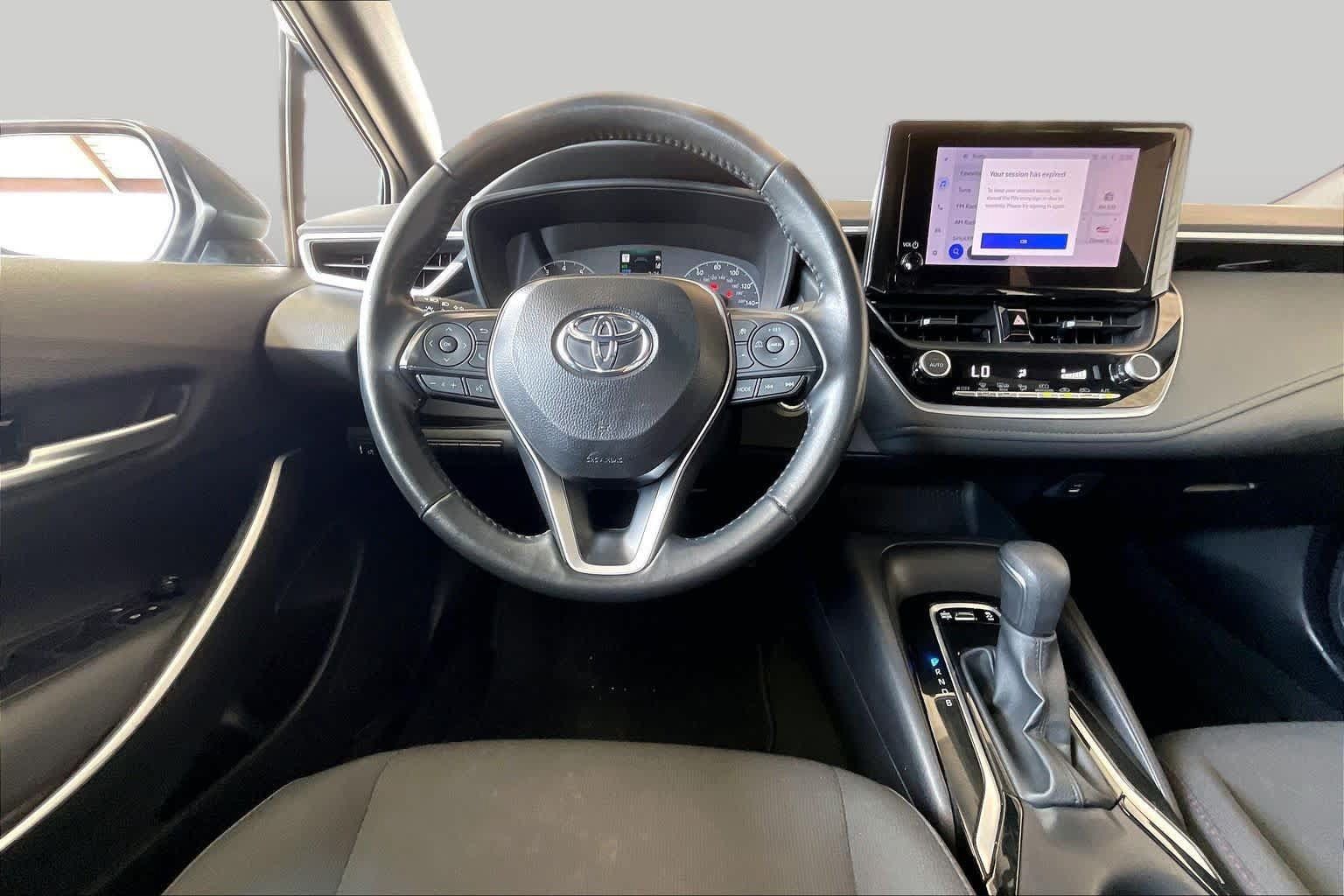 Used 2025 Toyota Corolla SE FWD image 6