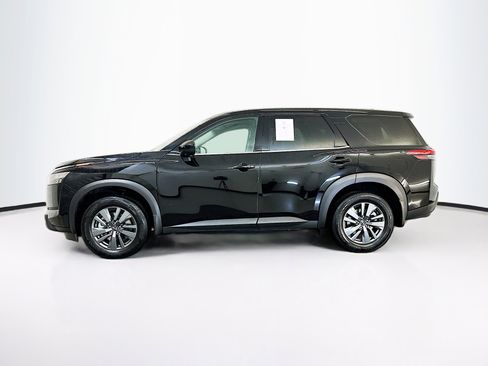Used 2024 Nissan Pathfinder S AWD/4WD image 4