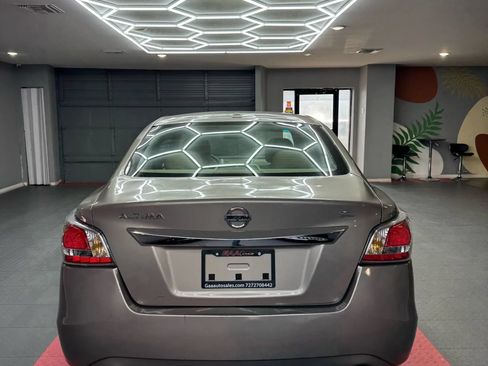 Used 2015 Nissan Altima 2.5 SL w/ Technology Package FWD image 6