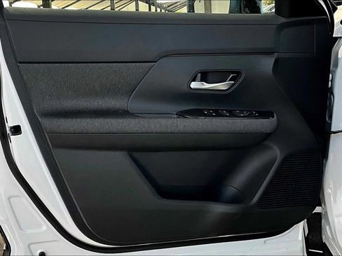 New 2026 Nissan Kicks SV image 13