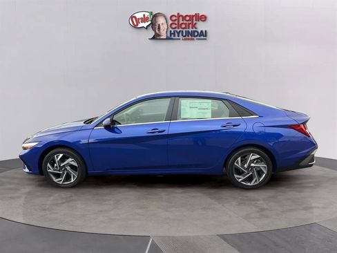 New 2026 Hyundai Elantra Limited image 2