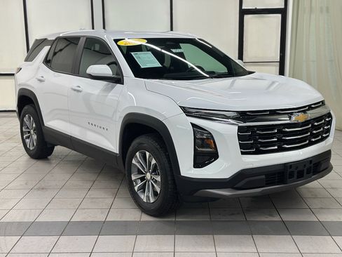 Certified 2025 Chevrolet Equinox LT FWD image 1