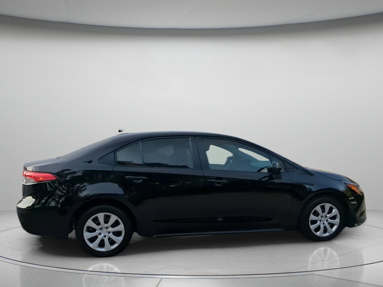 Used 2024 Toyota Corolla LE FWD image 31