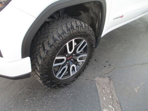 Used 2024 GMC Sierra 1500 AT4 AWD/4WD image 14