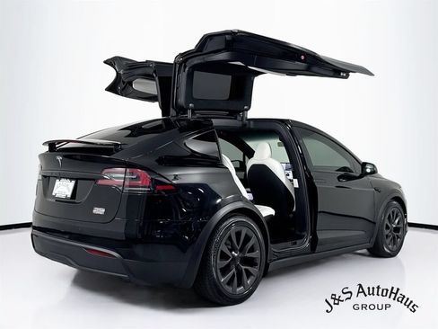Used 2022 Tesla Model X Plaid AWD/4WD image 7