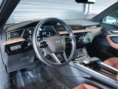Used 2022 Audi e-tron Premium image 12