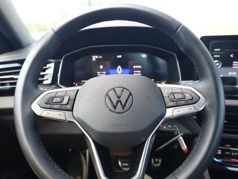 Used 2025 Volkswagen Jetta Sport FWD image 17