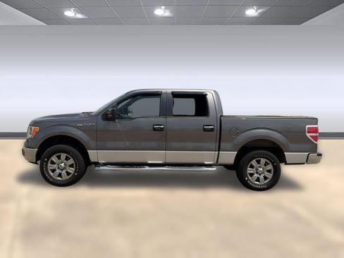 Used 2011 Ford F150 XLT w/ XLT Chrome Pkg RWD image 2