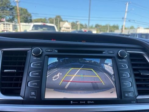 Used 2018 Toyota Highlander Limited AWD/4WD image 22