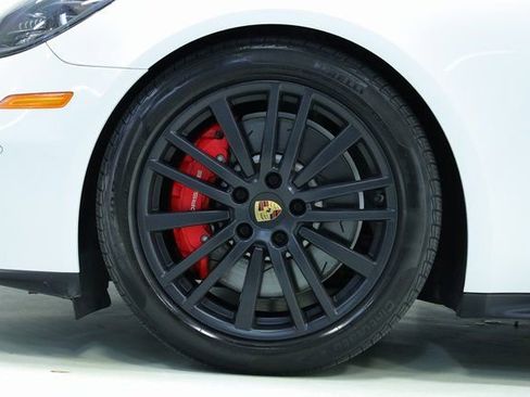 Used 2020 Porsche Panamera GTS image 6