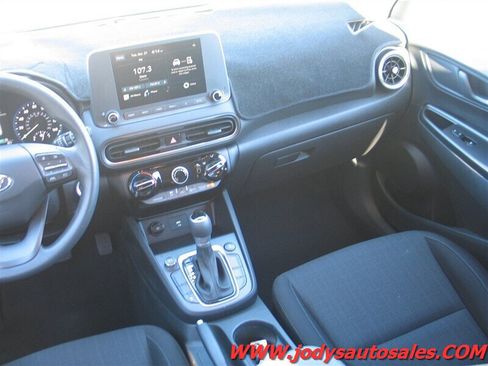 Used 2023 Hyundai Kona SEL AWD/4WD image 8