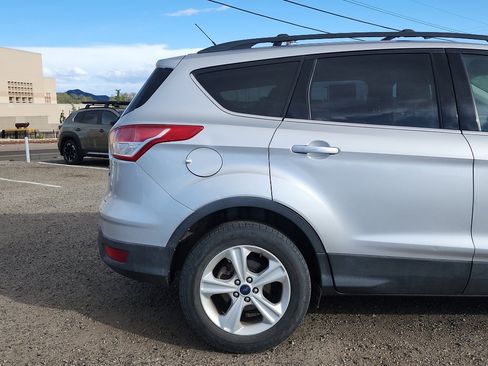 Used 2016 Ford Escape SE w/ Equipment Group 201A image 5