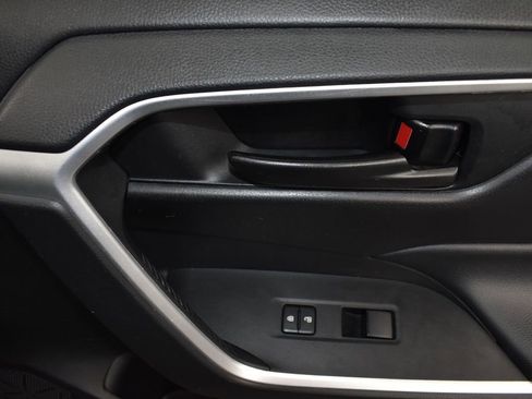 Used 2021 Toyota RAV4 LE image 22
