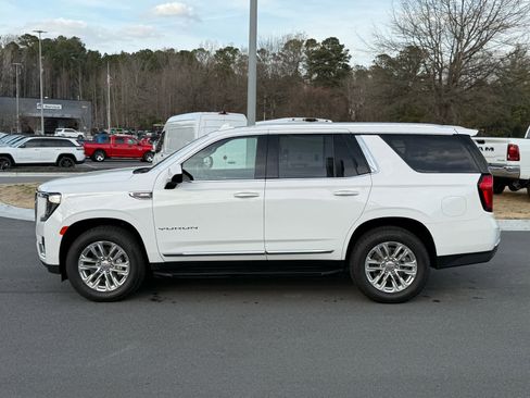 Used 2024 GMC Yukon SLT image 2
