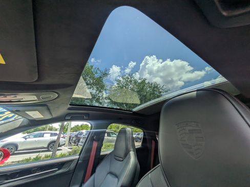 Used 2025 Porsche Cayenne GTS AWD/4WD image 19