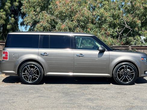 Used 2014 Ford Flex Limited FWD image 3