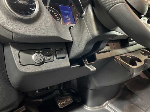 Used 2025 Mercedes-Benz Sprinter 2500 image 25