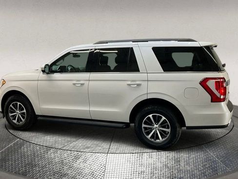 Used 2019 Ford Expedition XLT image 5