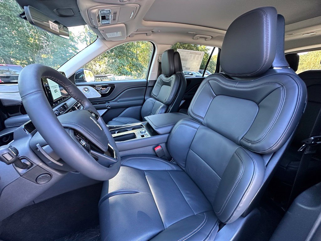 New 2027 Lincoln Aviator Reserve w/ Luxury Package AWD/4WD image 17
