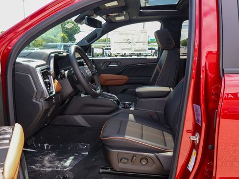 New 2026 GMC Canyon AT4 w/ Technology Plus Package AWD/4WD image 6