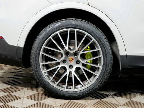 Used 2022 Porsche Cayenne E-Hybrid image 39