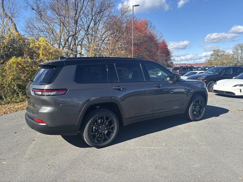 New 2025 Jeep Grand Cherokee L Limited w/ Trailer Tow Package AWD/4WD image 6