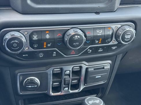 Used 2021 Jeep Wrangler Unlimited Sahara AWD/4WD image 21