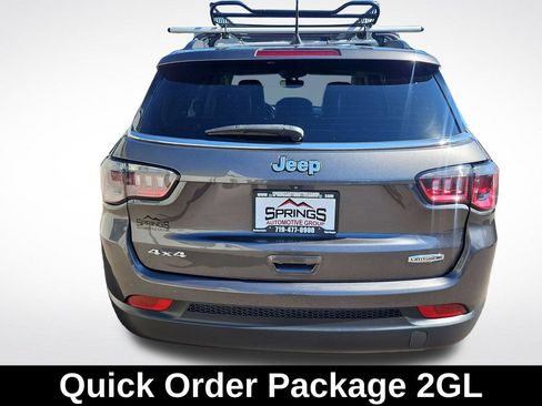 Used 2022 Jeep Compass Latitude w/ Sun and Sound Group AWD/4WD image 5