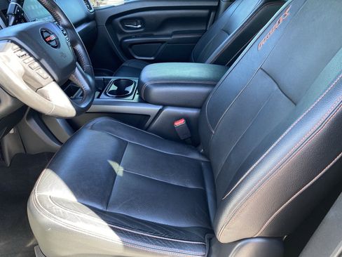 Used 2020 Nissan Titan PRO-4X w/ Pro-4x Convenience Package image 16