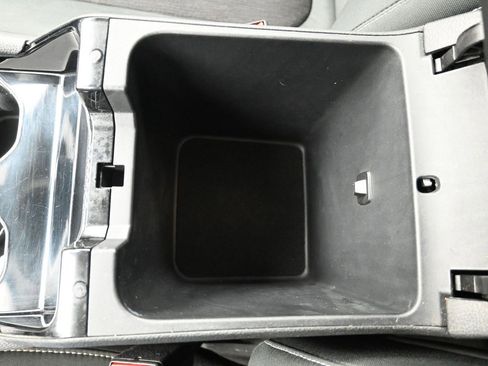 Used 2023 Jeep Grand Cherokee Laredo image 19