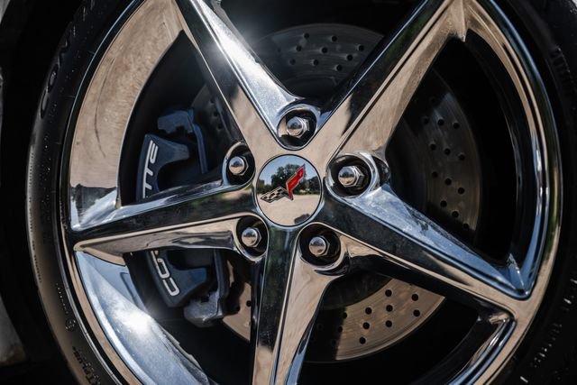 Used 2012 Chevrolet Corvette Coupe w/ 2LT Preferred Equipment Group RWD image 4