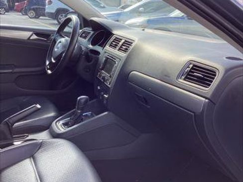 Used 2015 Volkswagen Jetta SE FWD image 28